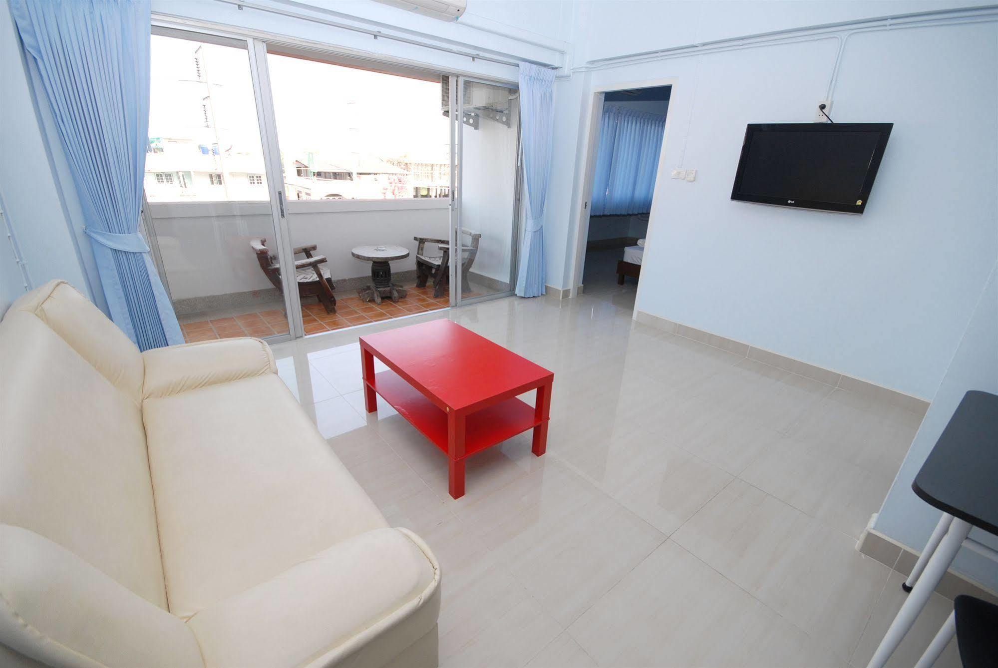 Cozy Loft Hostel Pattaya Εξωτερικό φωτογραφία